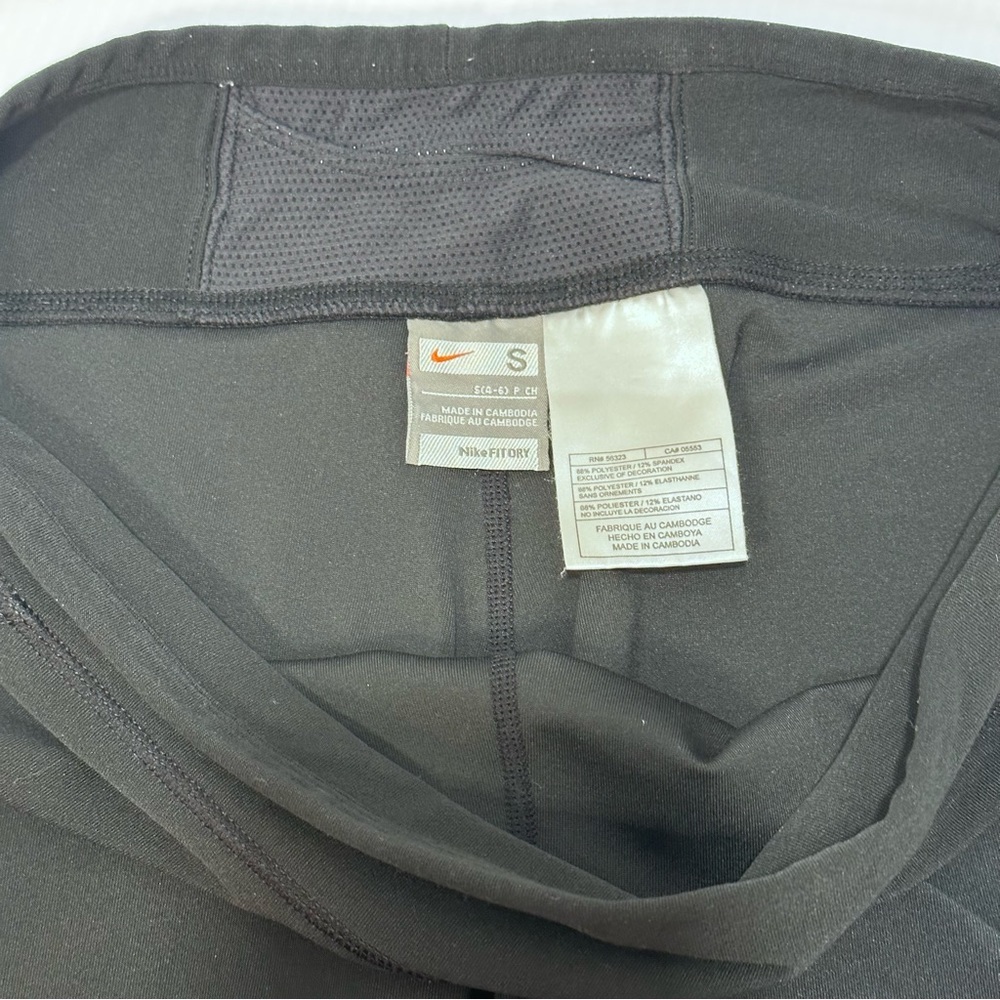 Nike Fit Dry Cycling Shorts Women’s Size Small Mid Rise Black Waist Pocket - Picture 3 of 10